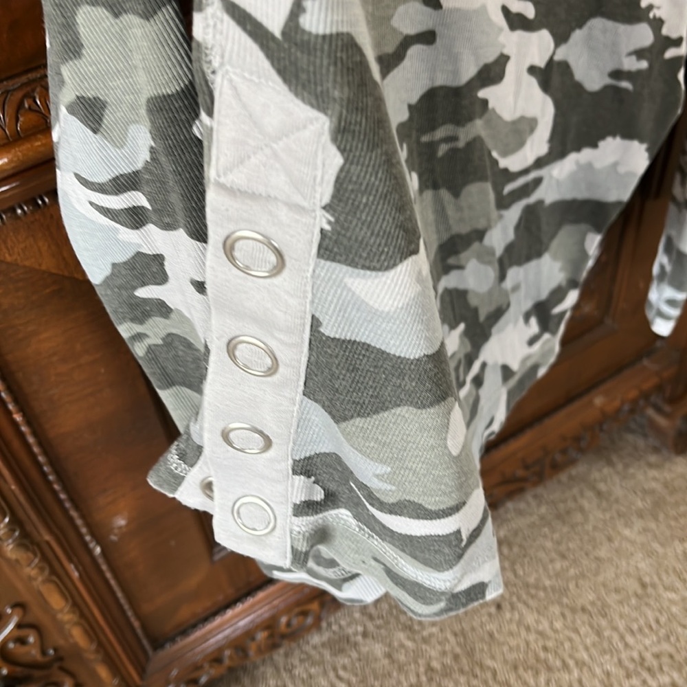 Chaser camo print crew neck long sleeve stretchy comfy oversized slouchy top M - Picture 4 of 7